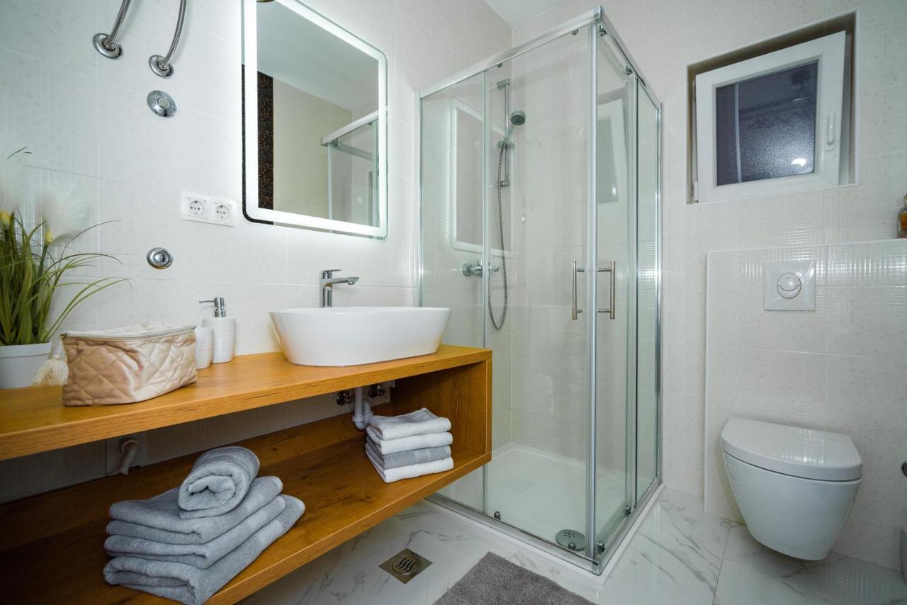 Villa Vruja Pisak Ngoại thất bức ảnh